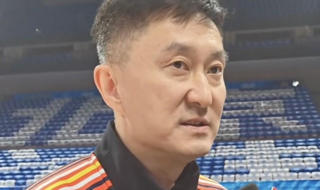 杜锋：系列赛看到了年轻人的担当和成长，希望今晚大家继续拼